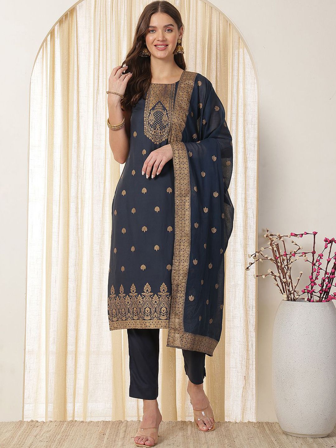 Anouk Women Floral Printed Regular Kurta with Trousers & With Dupatta