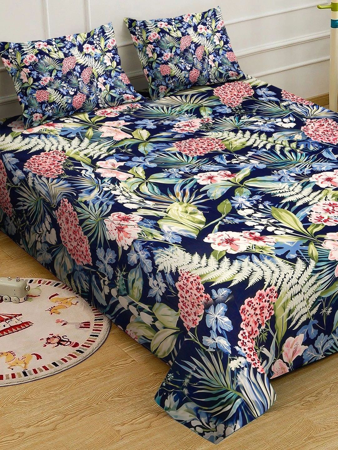 KLOTTHE Blue & Green Floral 300 TC King Bedsheet with 2 Pillow Covers
