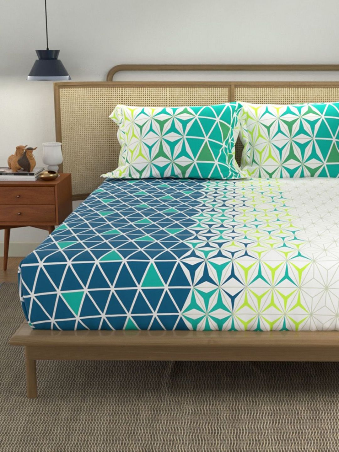 URBAN SPACE Divine Blue & White Geometric Cotton 144 TC Queen Bedsheet Set