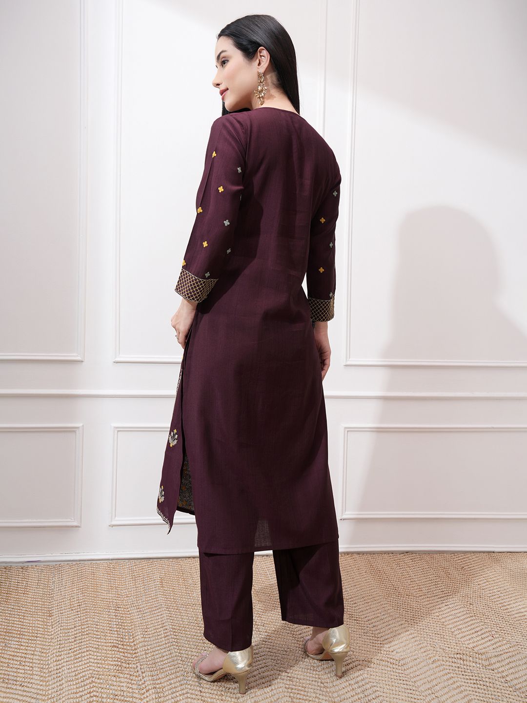 Vishudh Women Floral Embroidered Regular Kurta with Trousers