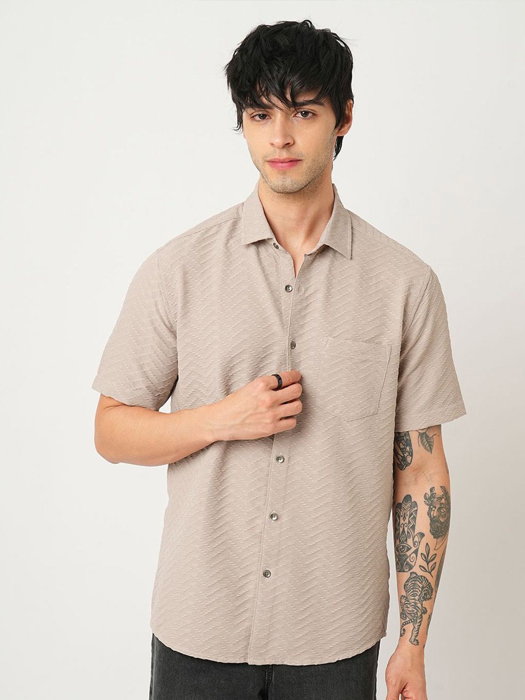 VASTRADO Men Classic Cutaway Collar Textured Slim Fit Casual Shirt