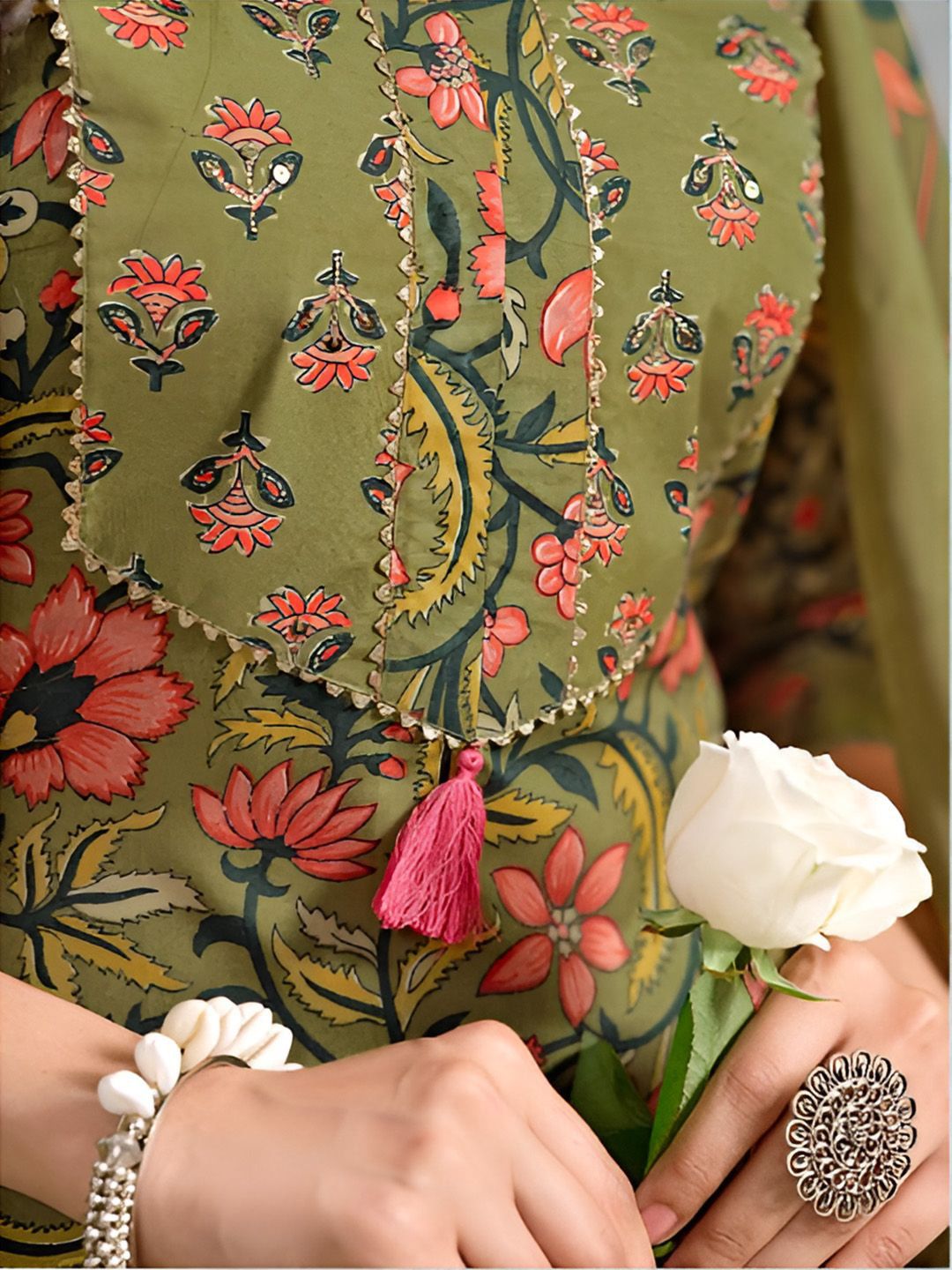 Varanga Women Floral Printed Regular Kurta with Trousers & With Dupatta