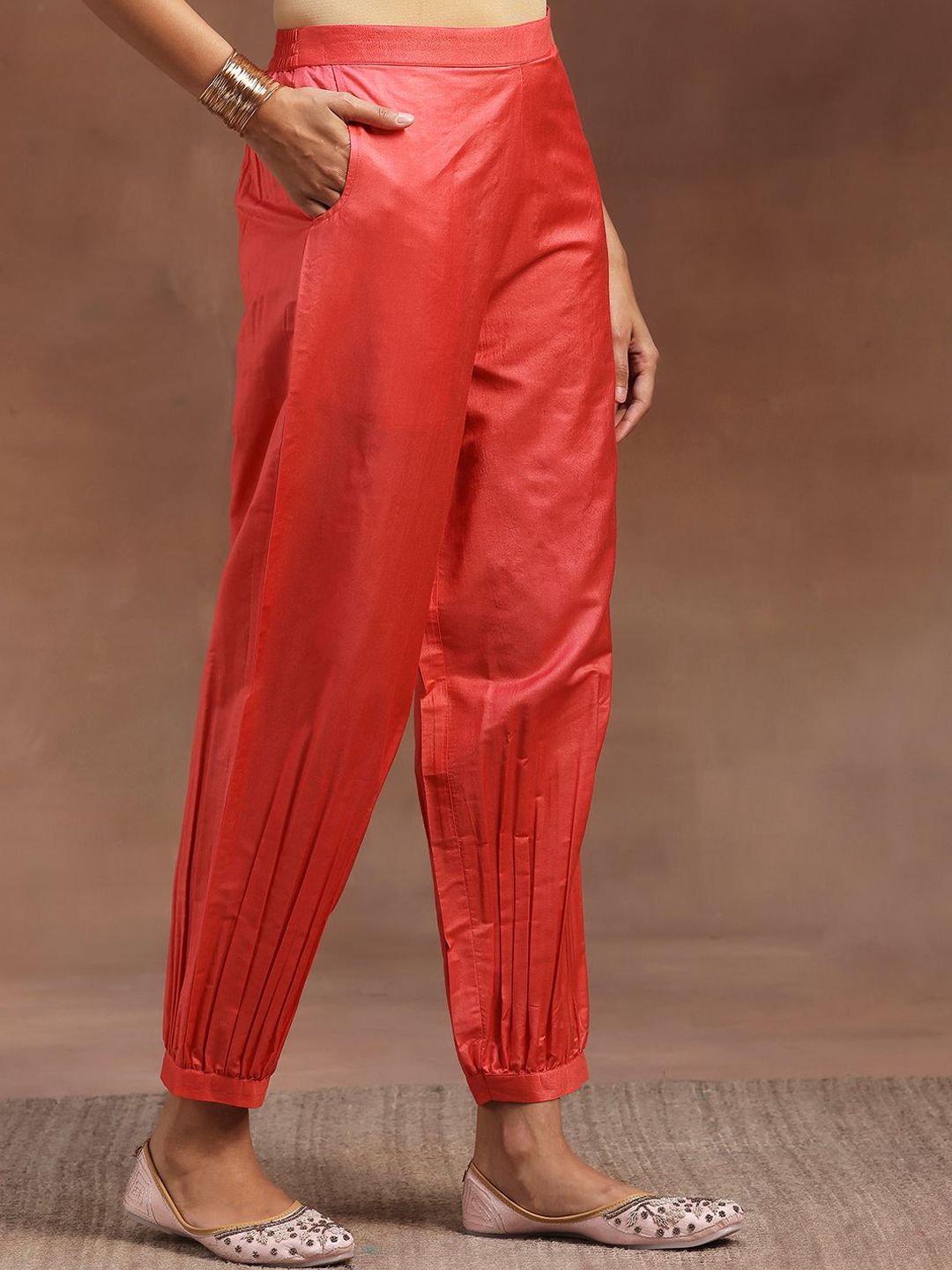 Motif Etnik Libas Tenunan Rekaan Kurta Lurus dengan Salwar & Dupatta