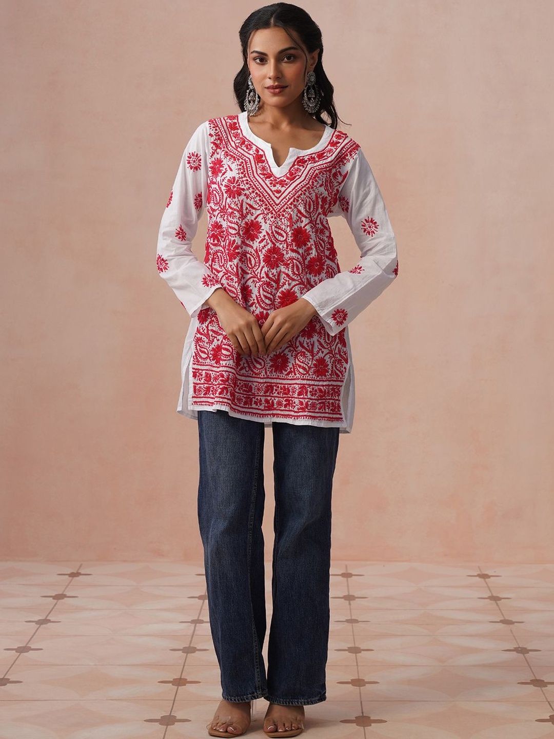 House of Chikankari Women Floral Embroidered Chikankari Kurta