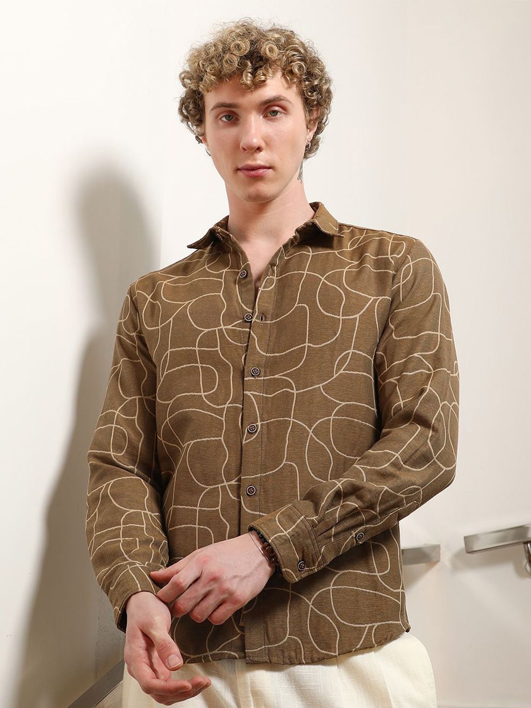 Campus Sutra Men Comfort Fit Abstract Printed Spread Collar Cotton Casual Shirt