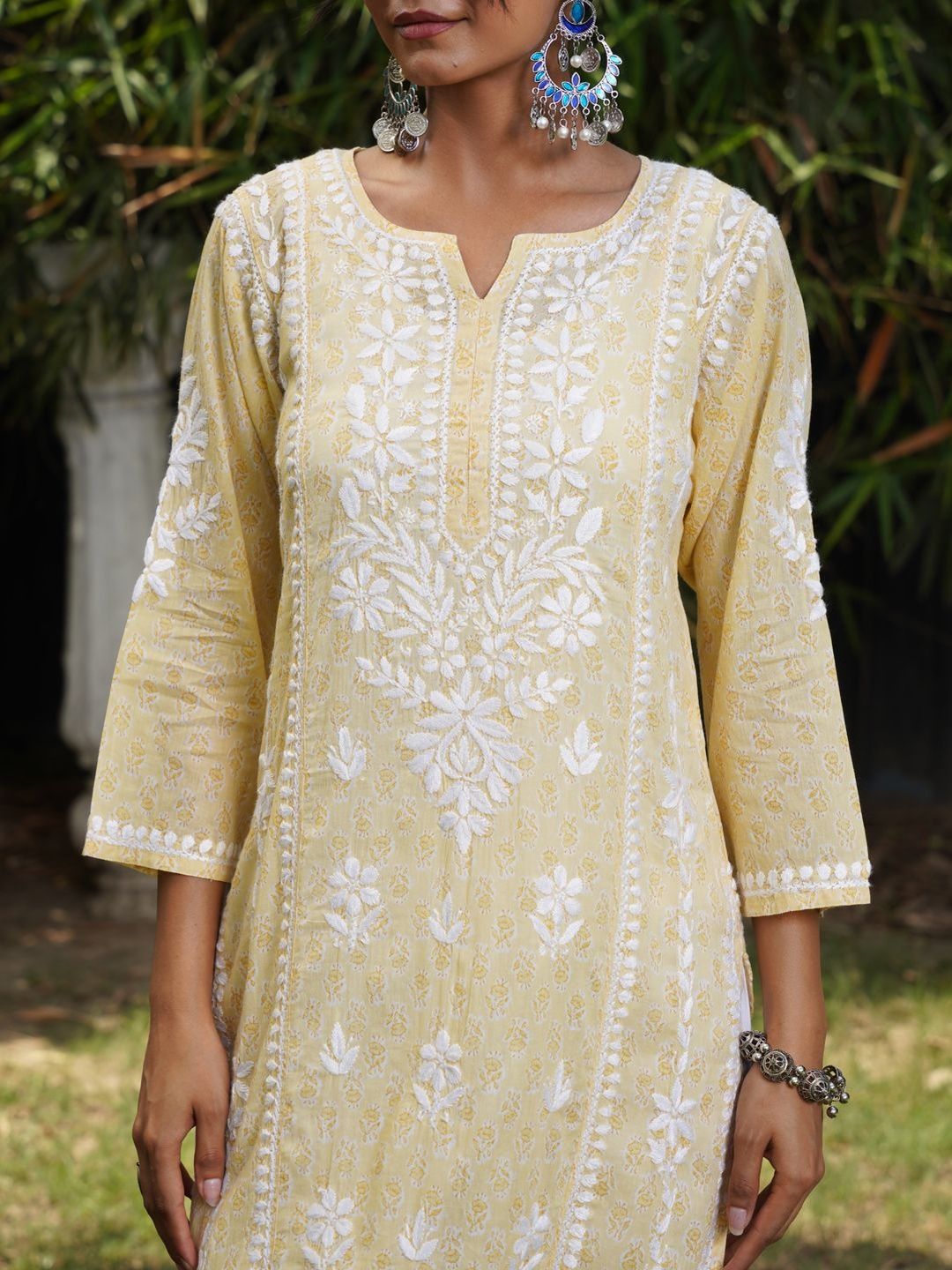 Rumah Wanita Chikankari Motif Etnik Bersulam Kurta Chikankari