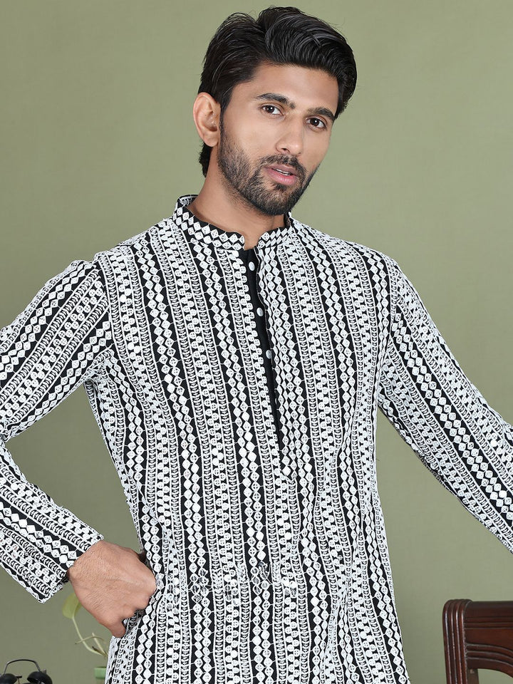 Jompers Ethnic Motifs Embroidered Mirror Work Mandarin Collar Straight Kurta