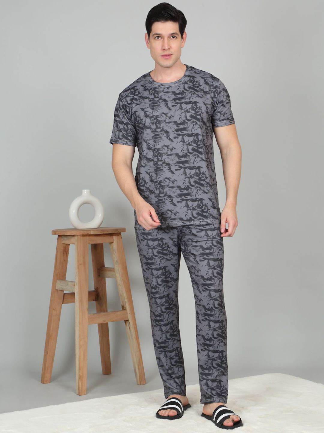 Sweet Dreams Men Abstract Printed Night suit