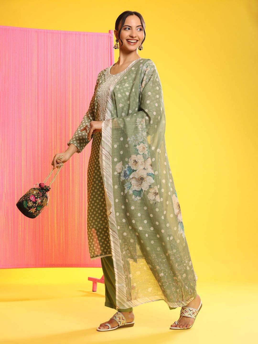 Mamicha Women Floral Embroidered Thread Work Kurta And Trouser With Dupatta
