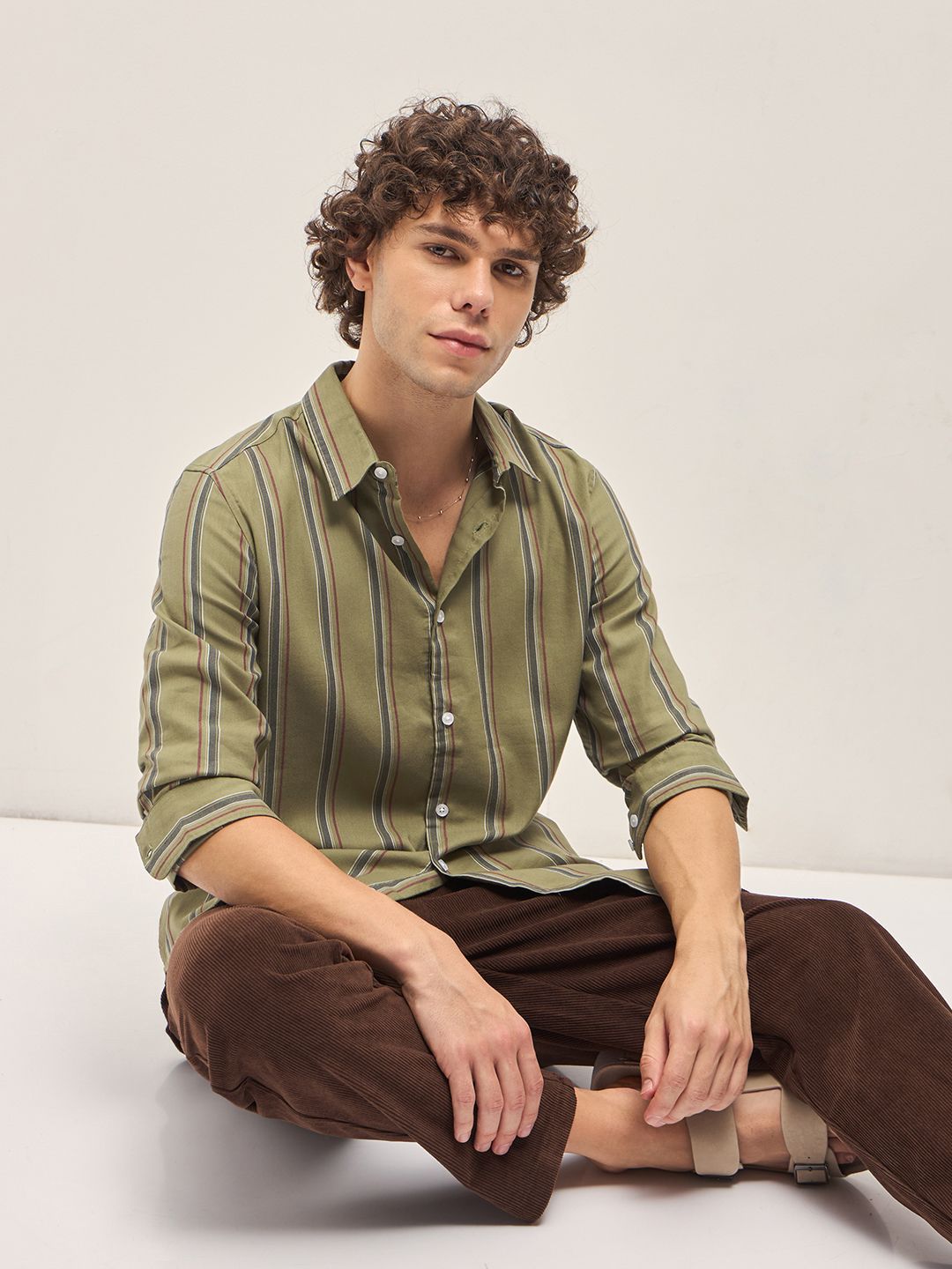 THE BEAR HOUSE Men Spread Collar Vertical Striped Cotton Slim Fit Casual Shirt
