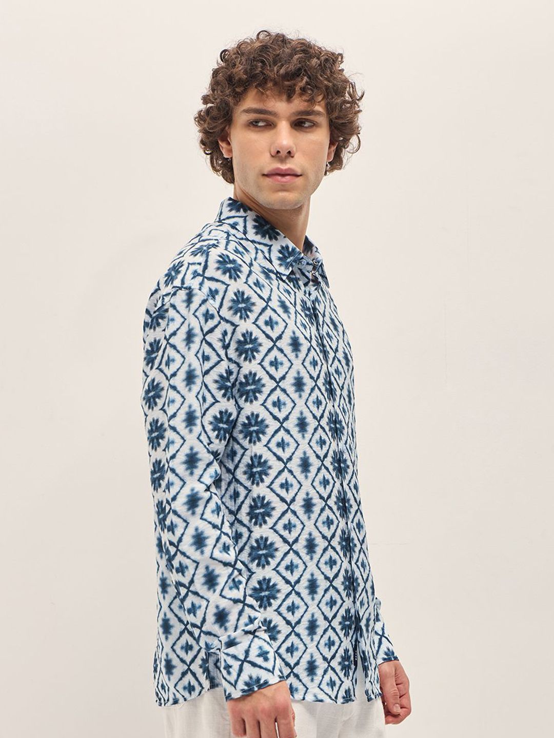 THE BEAR HOUSE Men Spread Collar Abstract Printed Relaxed Fit Casual Shirt