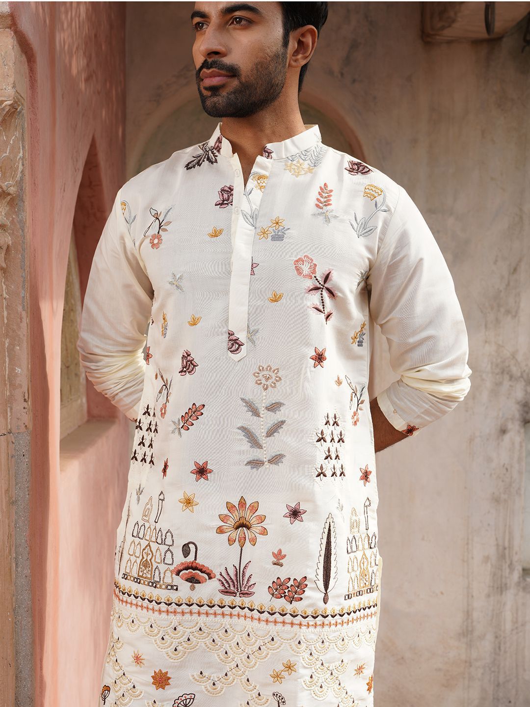 Jompers Men Ethnic Motifs Embroidered Festive Silk Straight Kurta