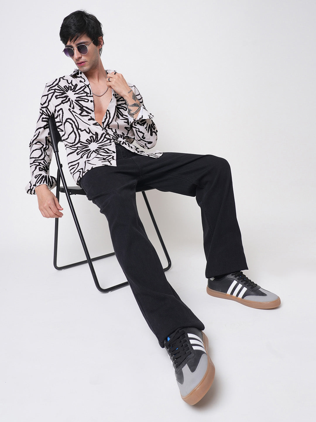 VASTRADO Men Classic Slim Fit Spread Collar Floral Printed Casual Shirt