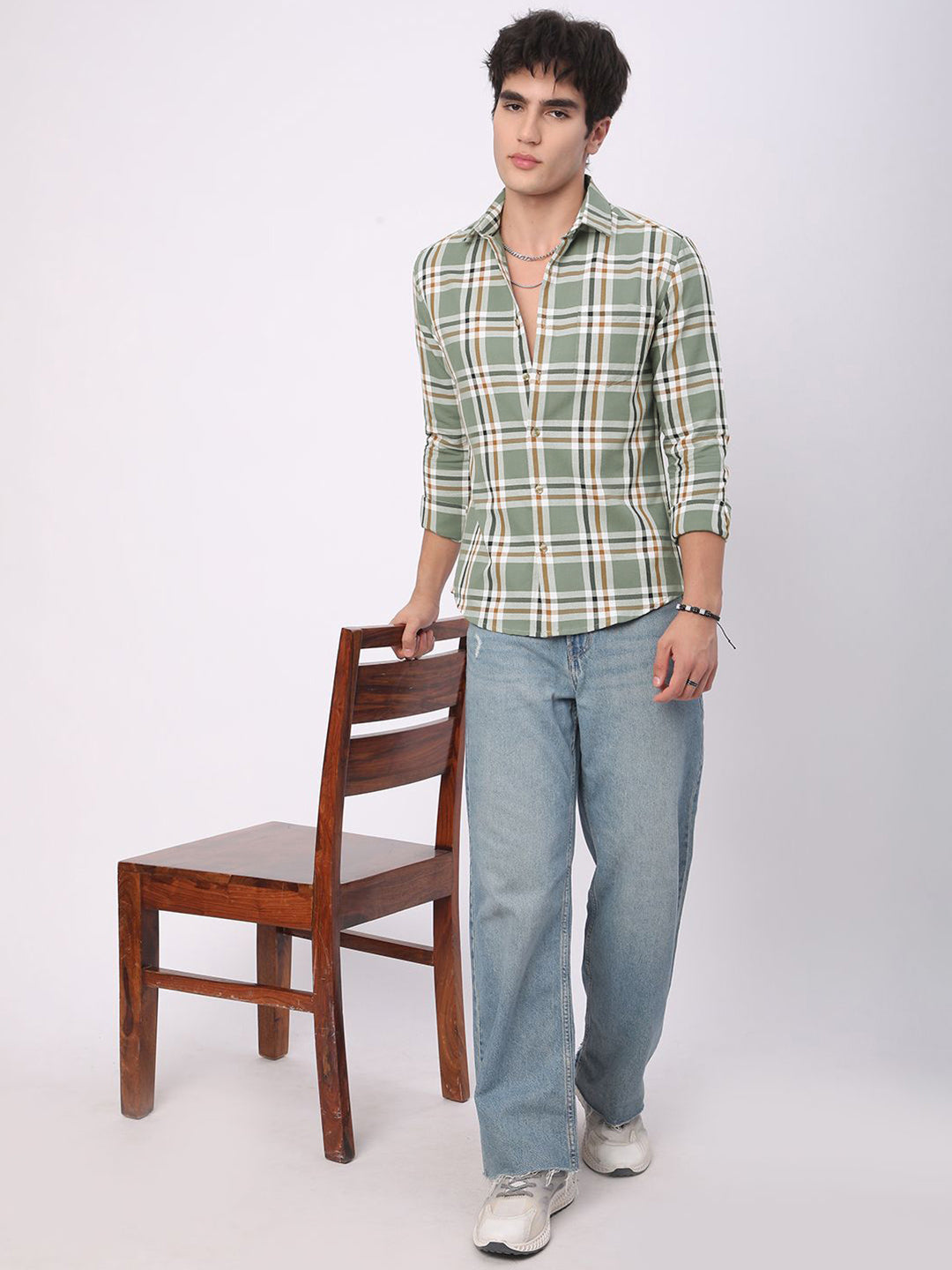 VASTRADO Classic Slim Fit Opaque Checked Pure Cotton Casual Shirt