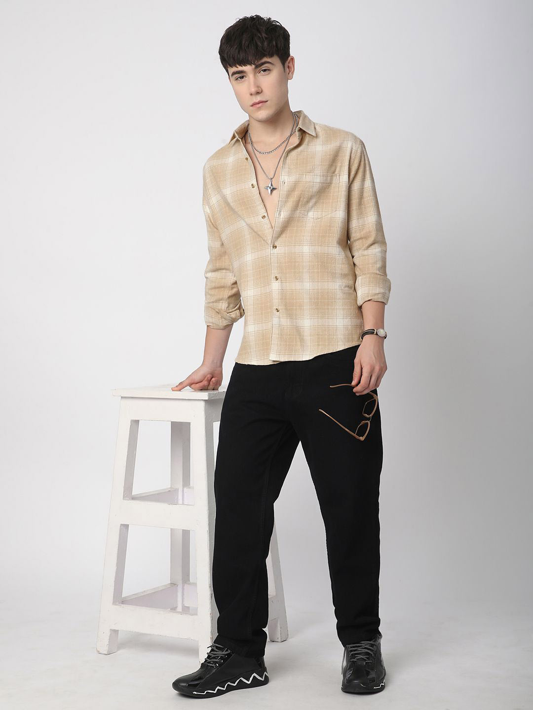 VASTRADO Men Classic Slim Fit Cutaway Collar Tartan Checked Pure Cotton Casual Shirt