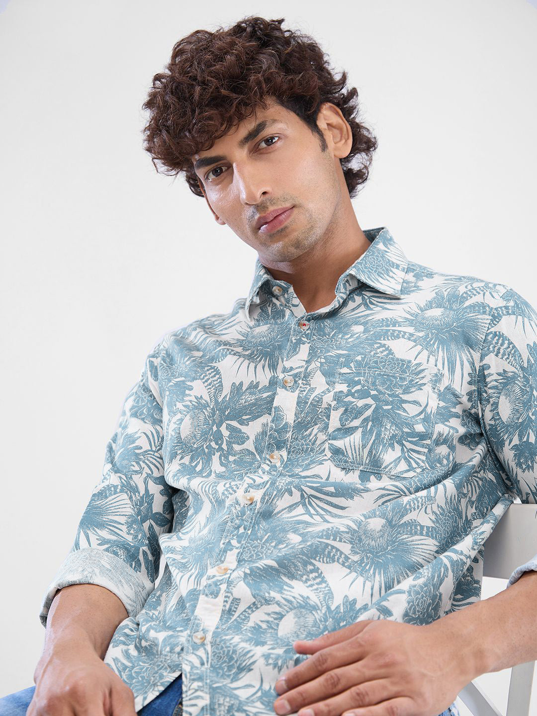 SPYKAR Men Slim Fit Floral Printed Opaque Spread Collar Casual Shirt
