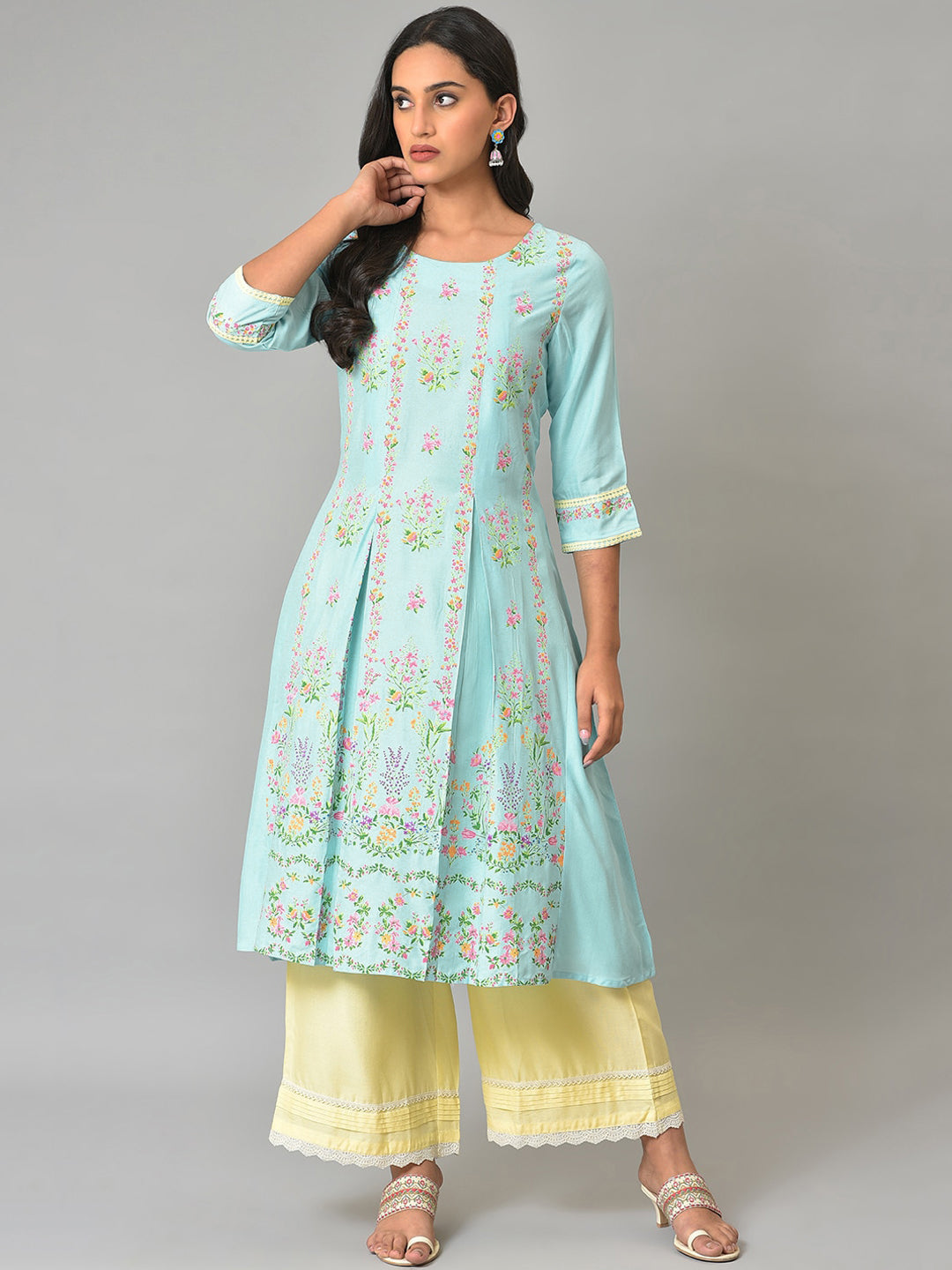 W Women Round Neck Floral Printed Kurta
