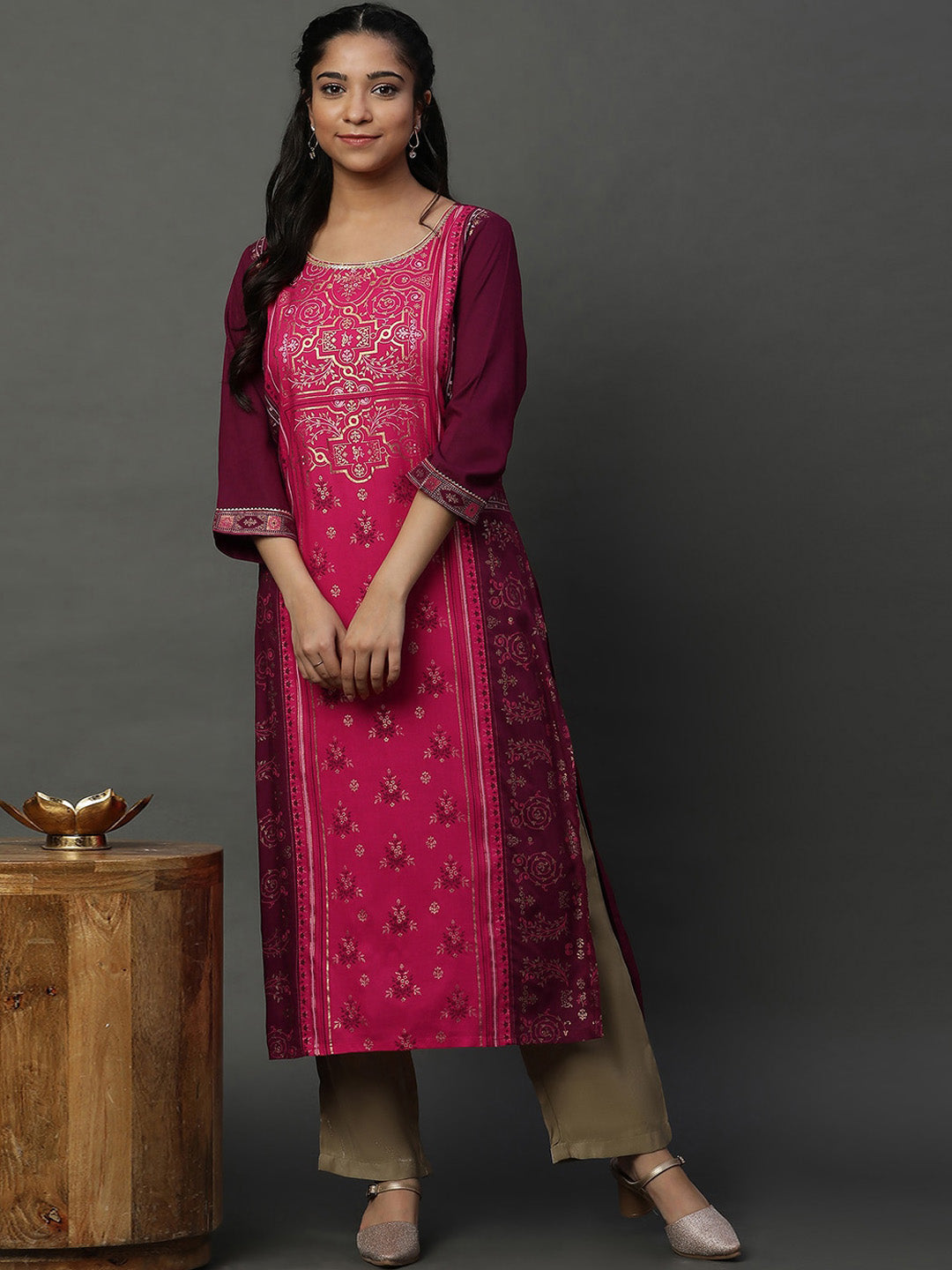 Motif etnik aurelia dicetak lurus kurta