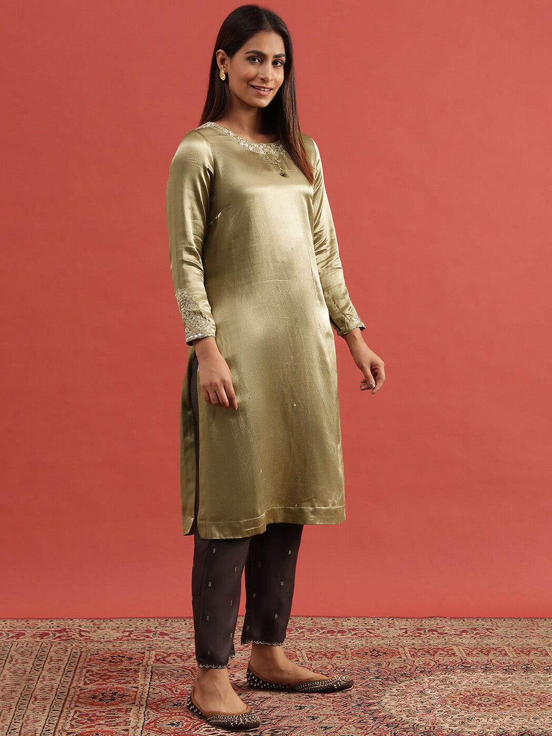 Folk Song  Gold-Toned Floral Embroidered Round Neck Sequinned Straight Kurta