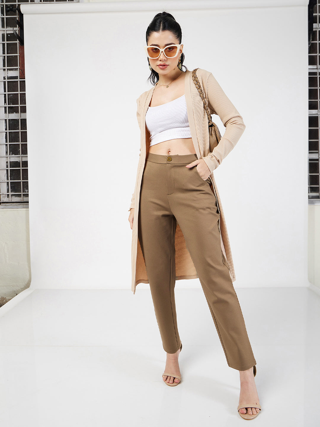 SASSAFRAS Women Beige Mid-Rise Tapered Fit Trousers
