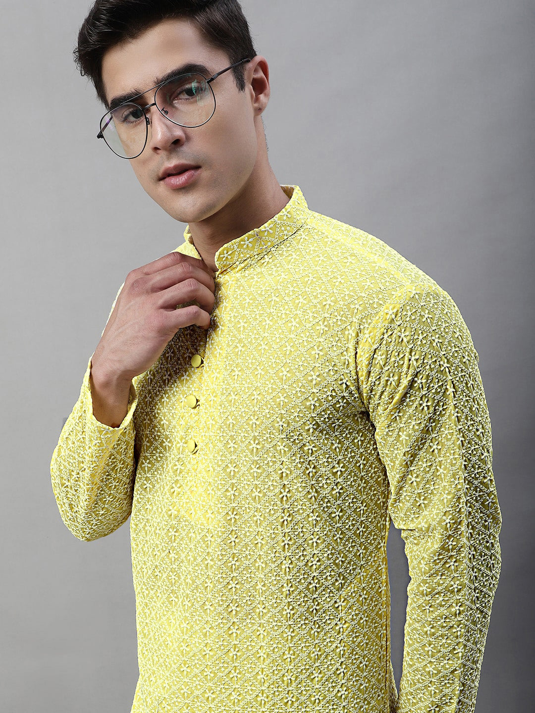 Jompers Embroidered Mandarin Collar Chikankari Kurta