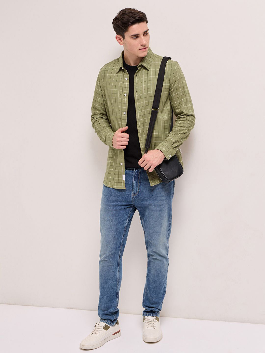 THE BEAR HOUSE Men Spread Collar Windowpane Checked Cotton Slim Fit Casual Shirt