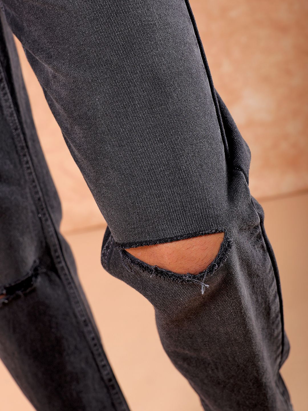 The Indian Garage Co Men Straight Fit Mid Rise Slash Knee Light Fade Pure Cotton Jeans