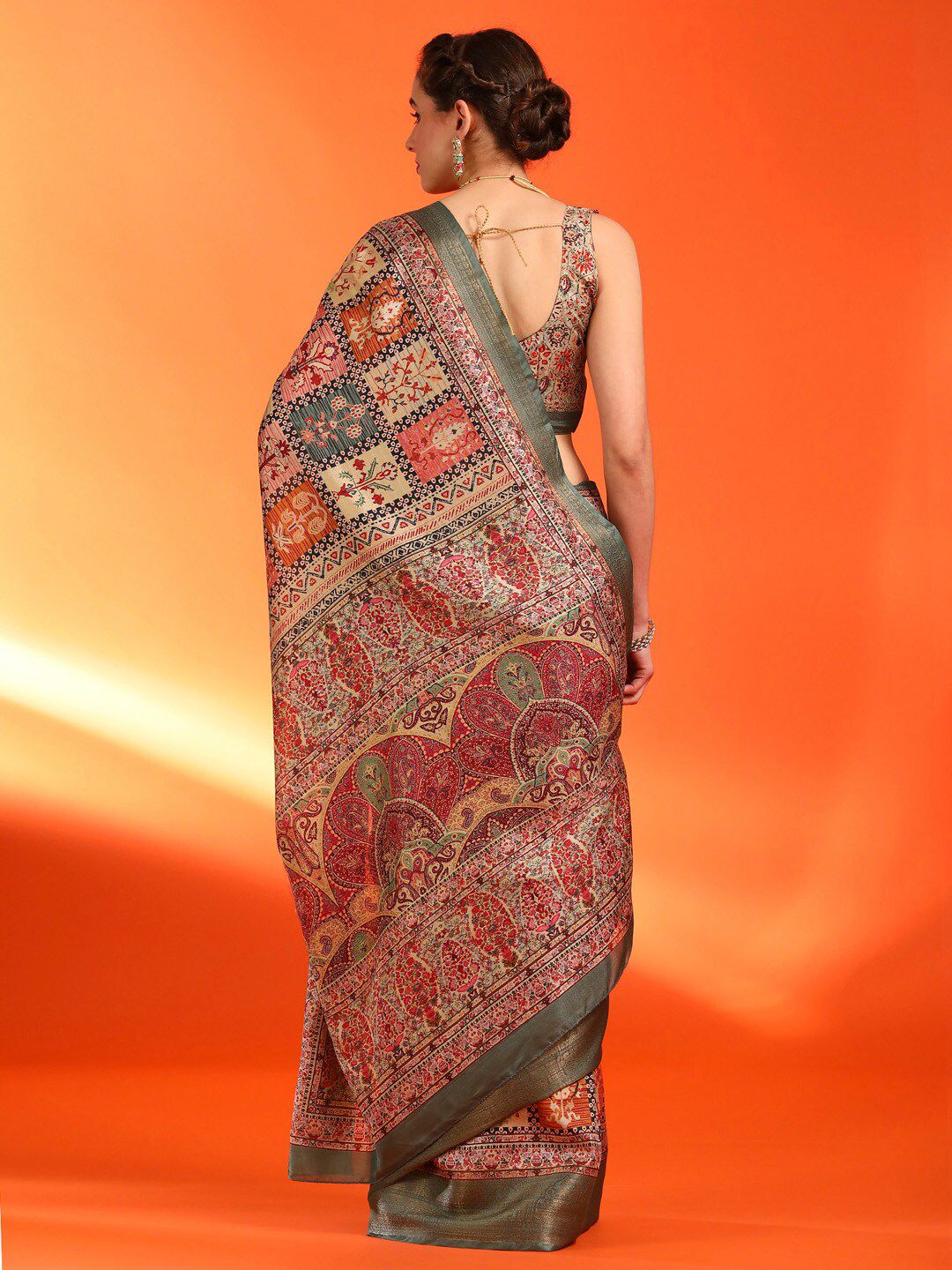 Saree mall Zari Ethnic Printed Sungudi Sarees