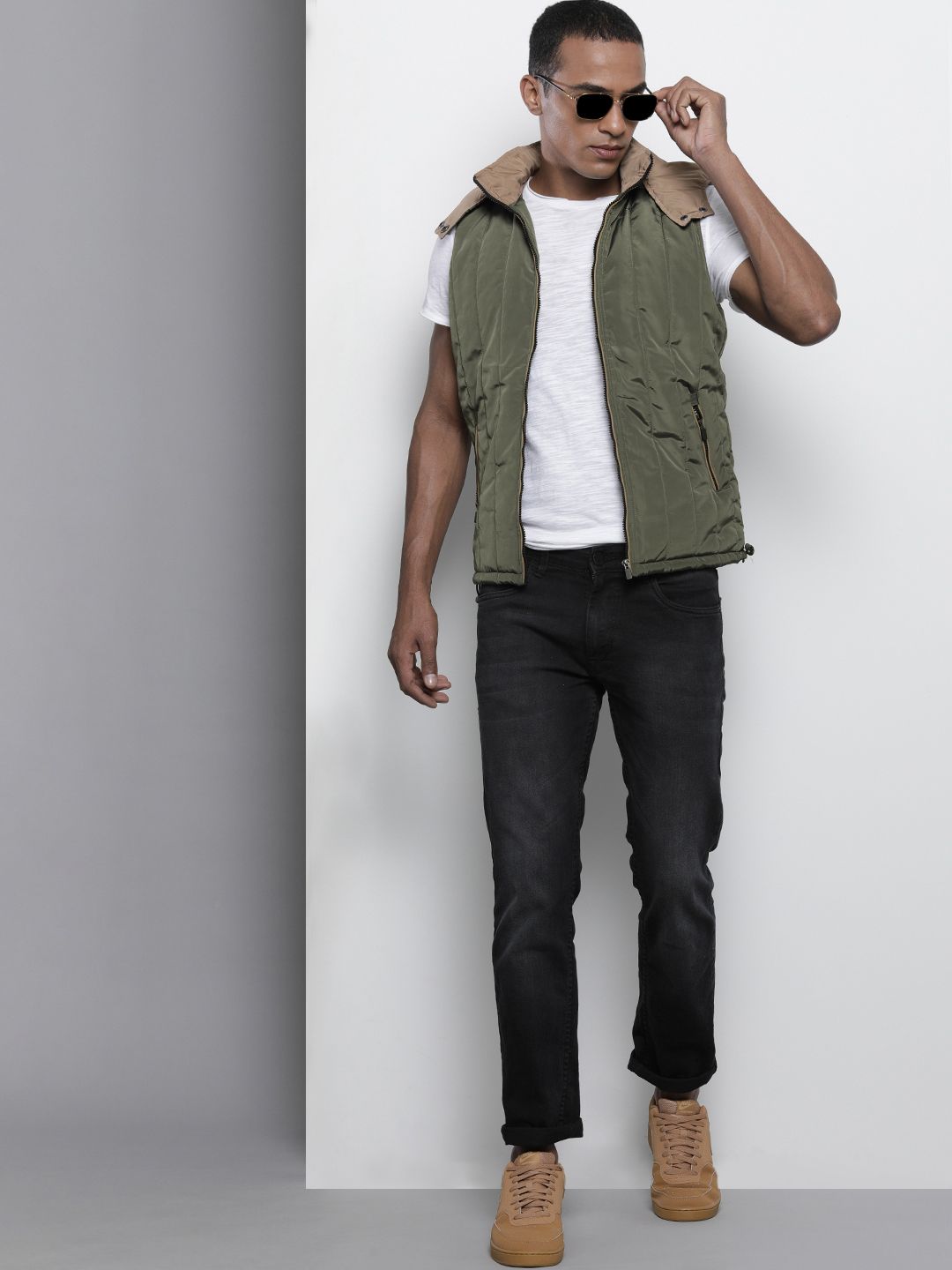 The Indian Garage Co Men Slim Fit Puffer Jacket with Detachable Hood