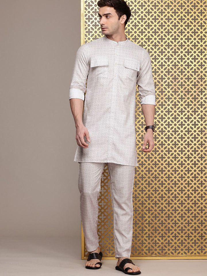 House of Pataudi Men Geometric Printed Jashn Kurta with Trousers