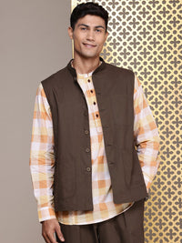 House of Pataudi Men Jashn Pure Cotton Kurta with Trousers & Jacket