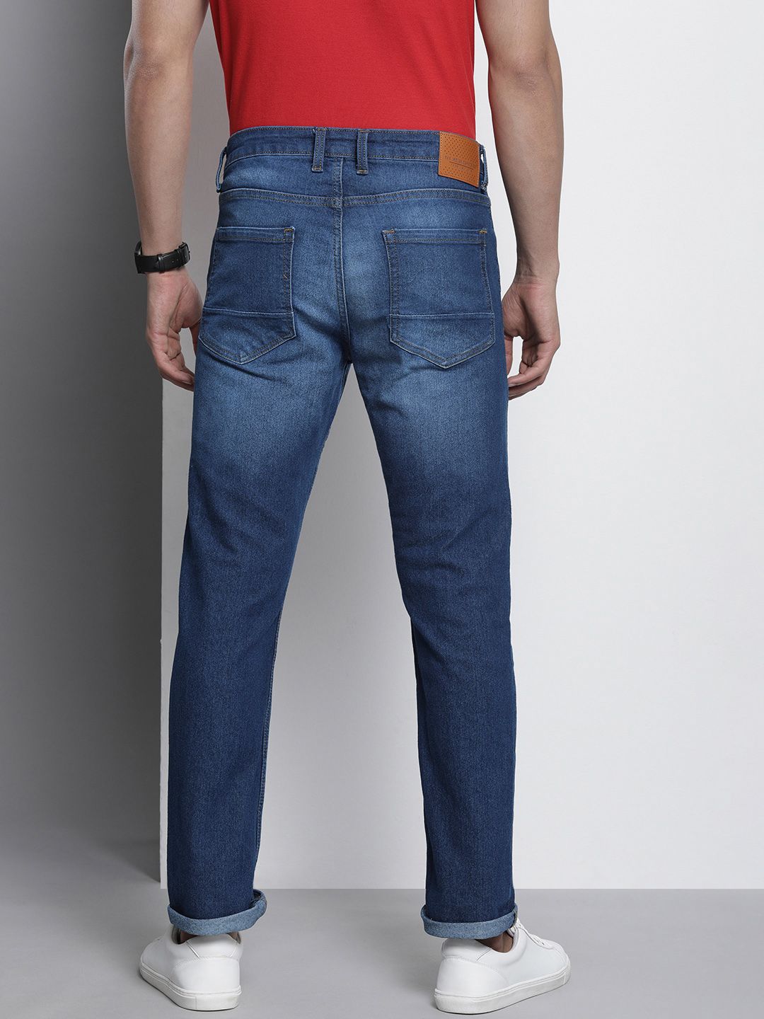 The Indian Garage Co Men Slim Straight Fit Light Fade Stretchable Jeans