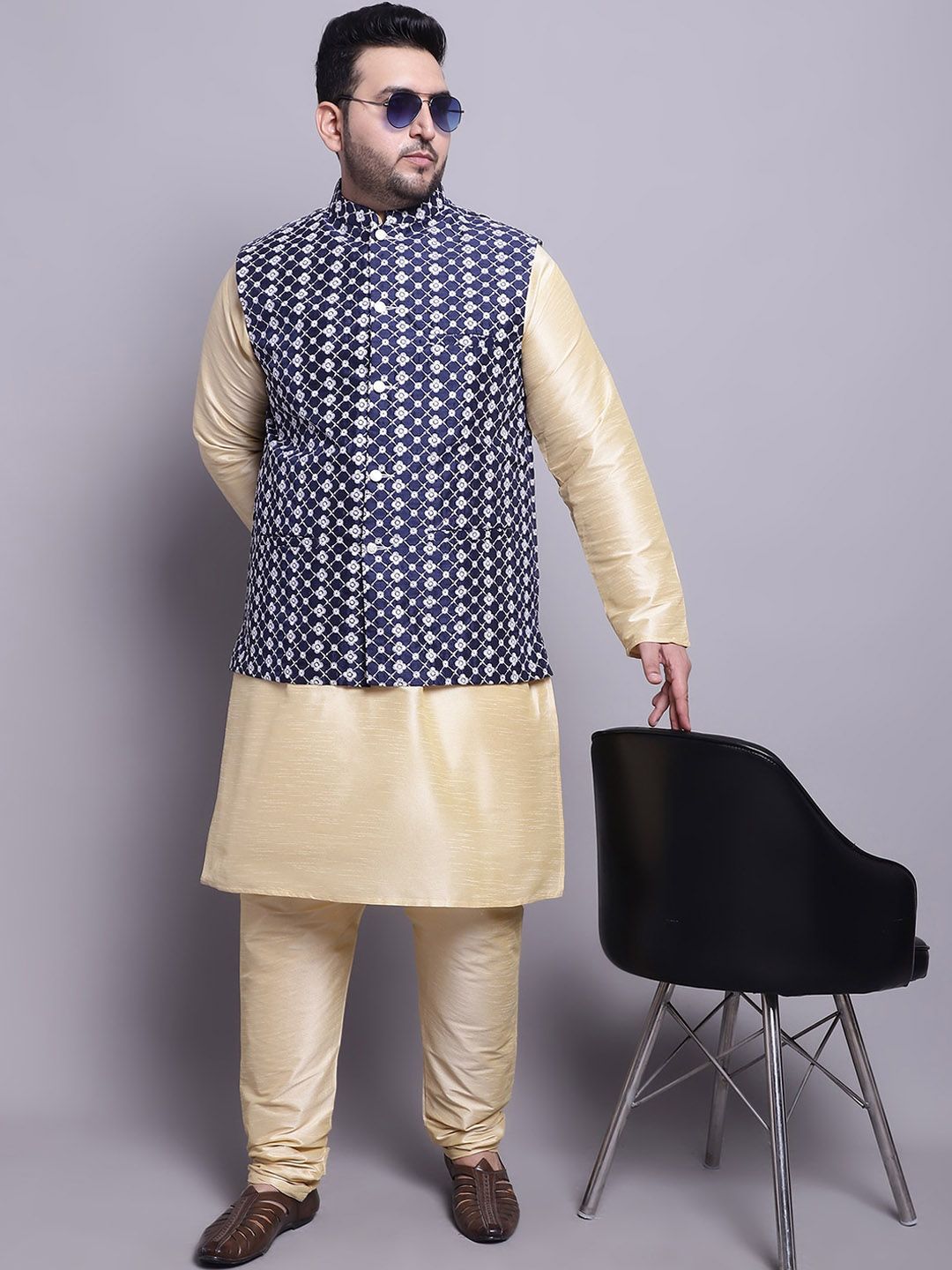 SOJANYA PLUS Regular Kurta with Pyjamas & Nehrujacket