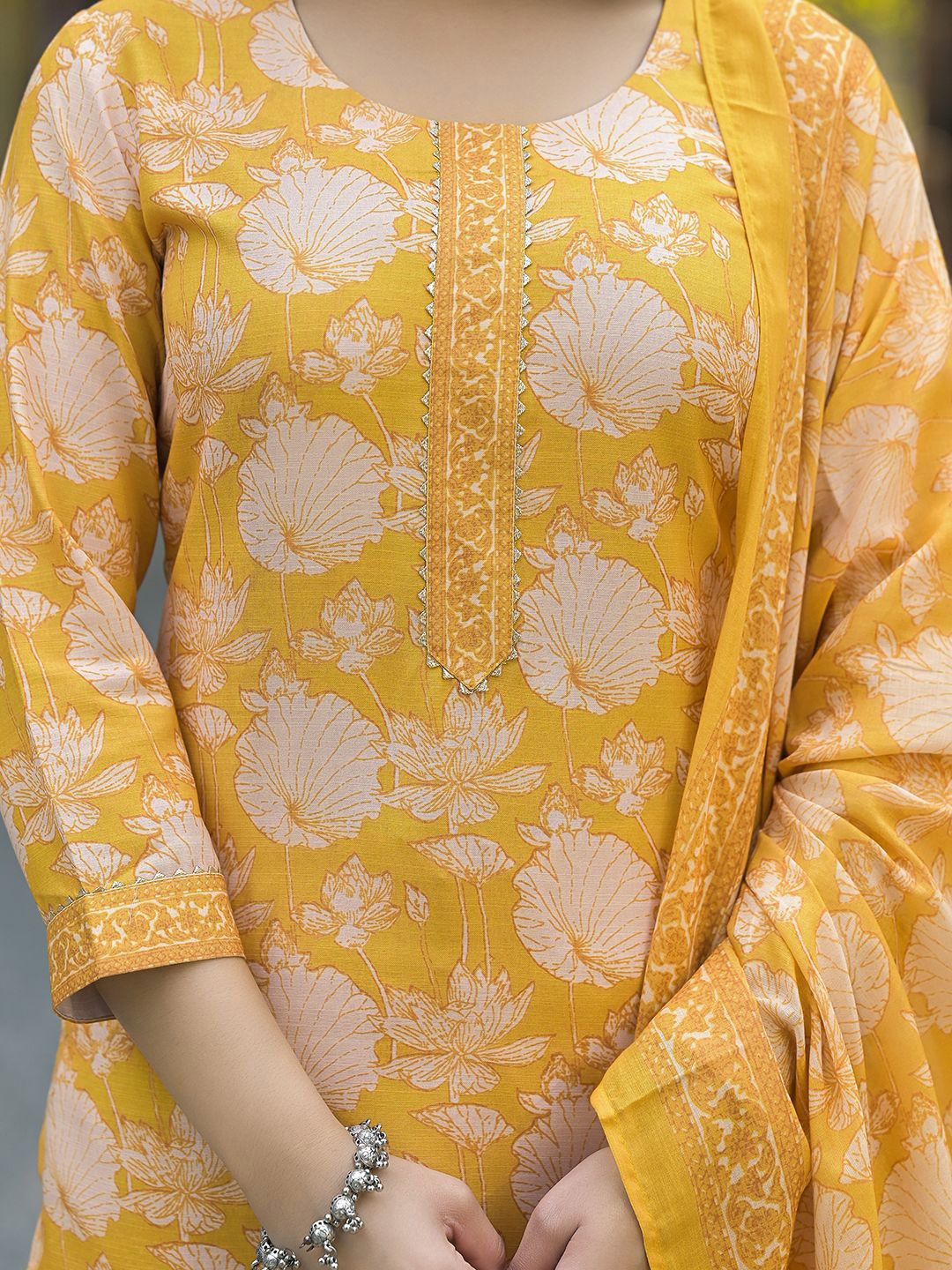 KALINI Women Floral Printed Regular Kurta with Trousers & With Dupatta