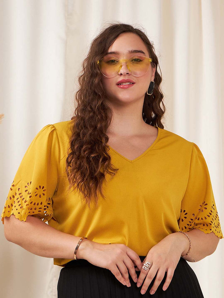 Berrylush Curve Plus Size Yellow V-Neck Cut Out Top