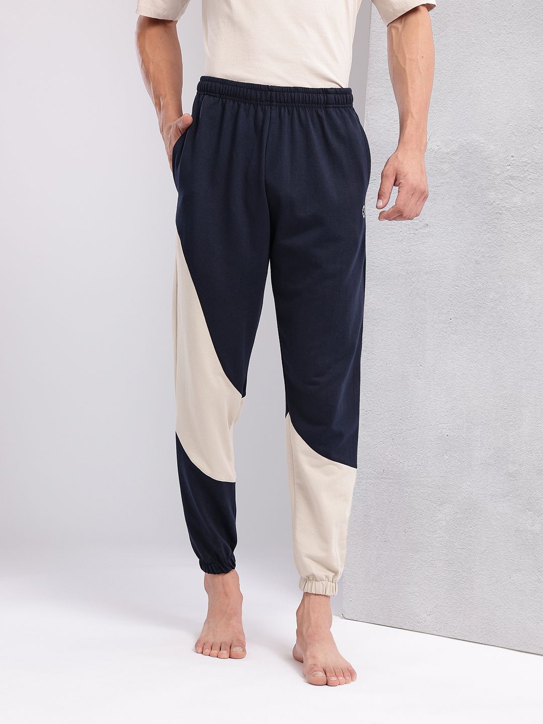 HRX by Hrithik Roshan Men Colourblocked Mid-Rise Yoga Joggers