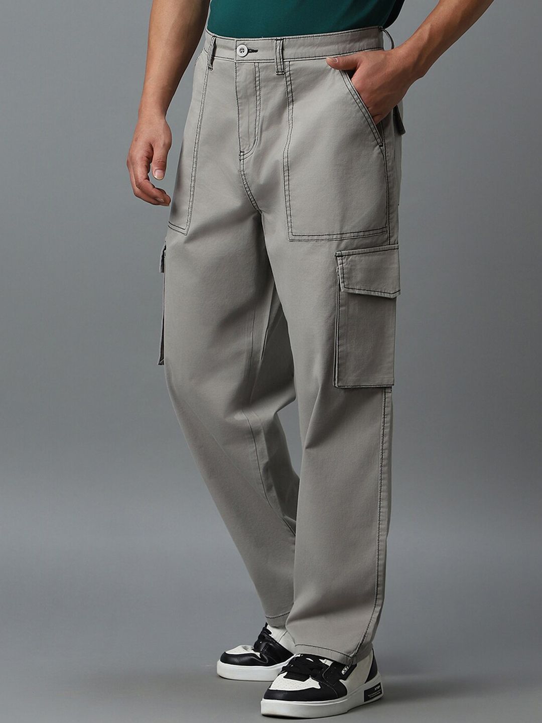 Bewakoof Men Baggy Oversized Cargo Pants