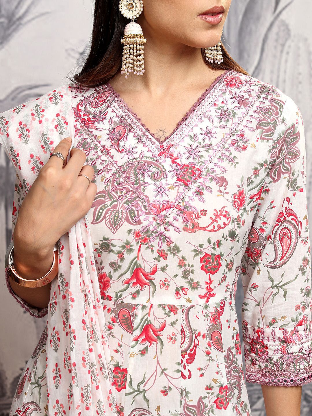 Vishudh Women Floral Printed Pure Cotton Kurta with Trousers & With Dupatta
