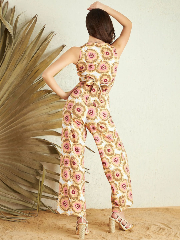 Berrylush White Floral Printed V-Neck Crop Top With Trouser