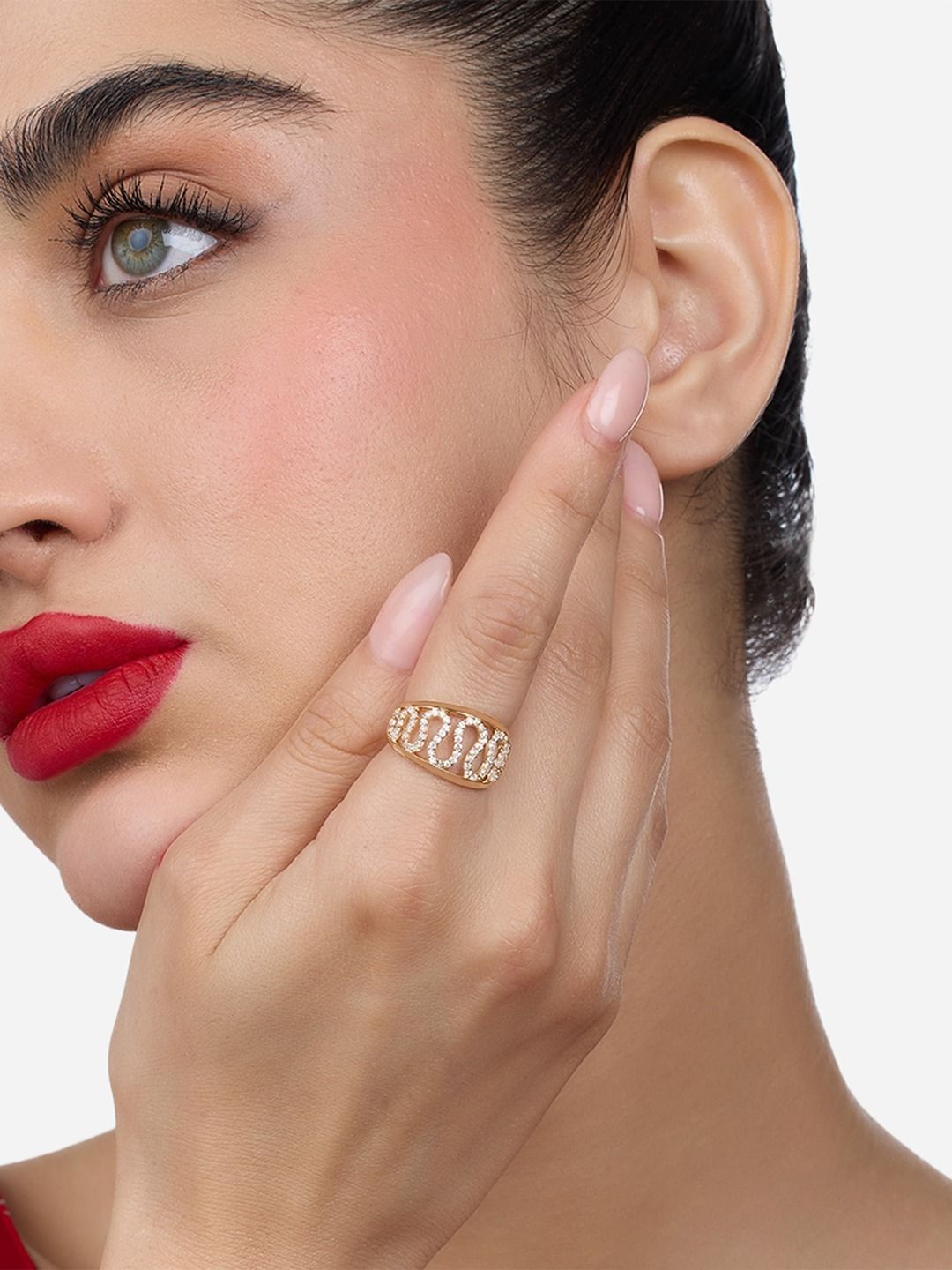 Cincin Jari Bertampal Zirkonia Kubik Mutiara Zaveri Bersalut Emas