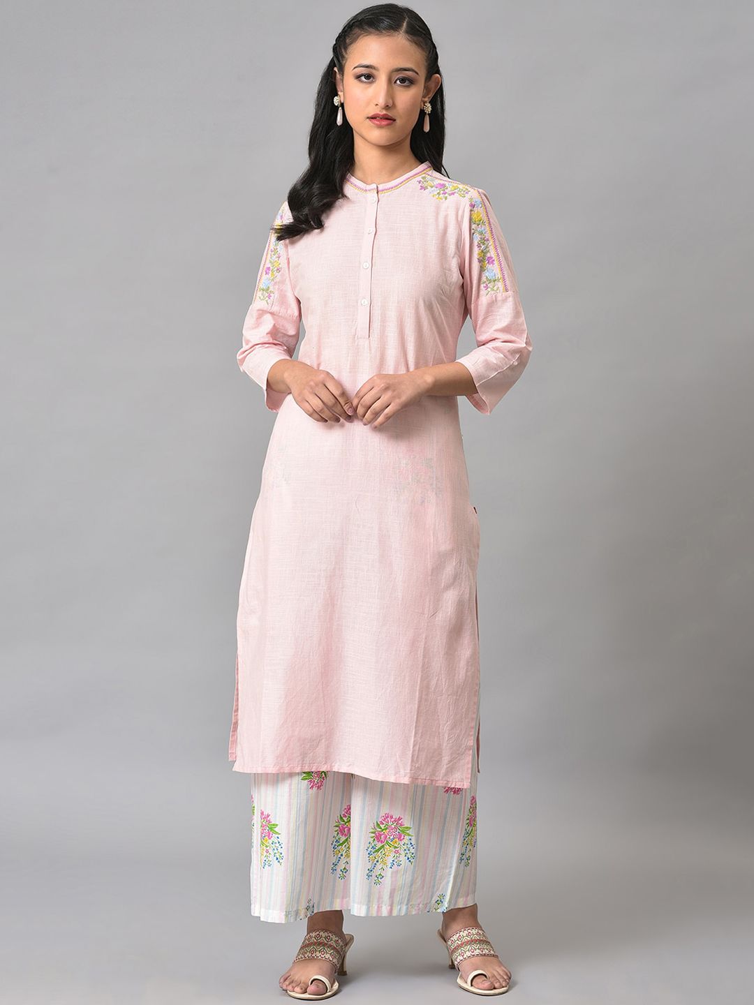 W Women Thread Work Cotton Kurta