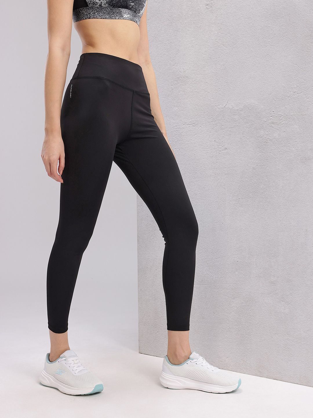HRX by Hrithik Roshan Women Mid-Rise Cropped Rapid-Dry Training Tights with Side Stripes