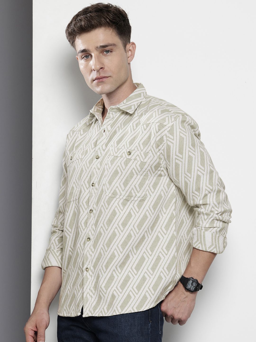 The Indian Garage Co Men Relaxed Fit Textured Resort Wear Jacquard Shirt