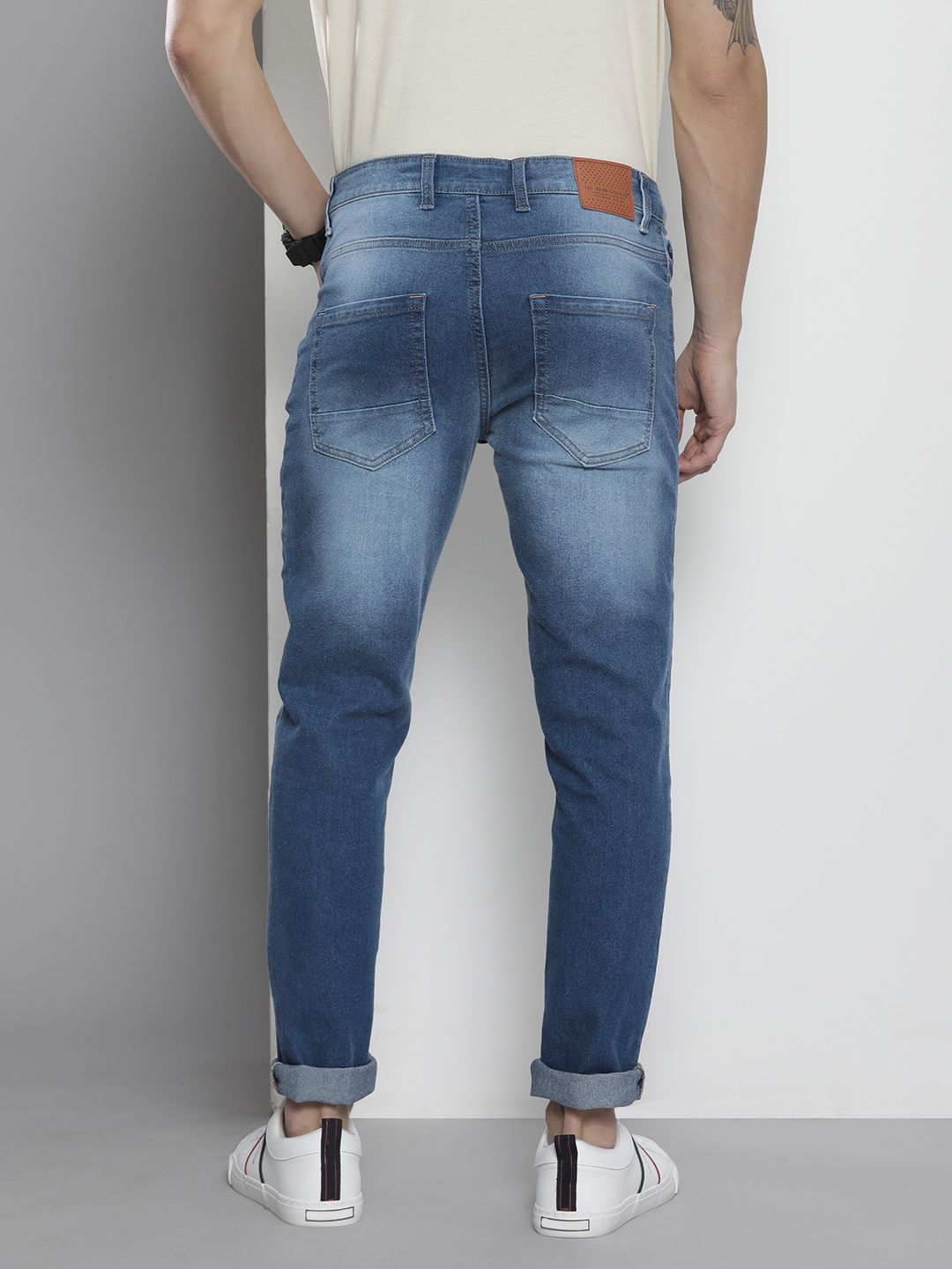 The Indian Garage Co Men Blue Mildly Distressed Heavy Fade Stretchable Jeans