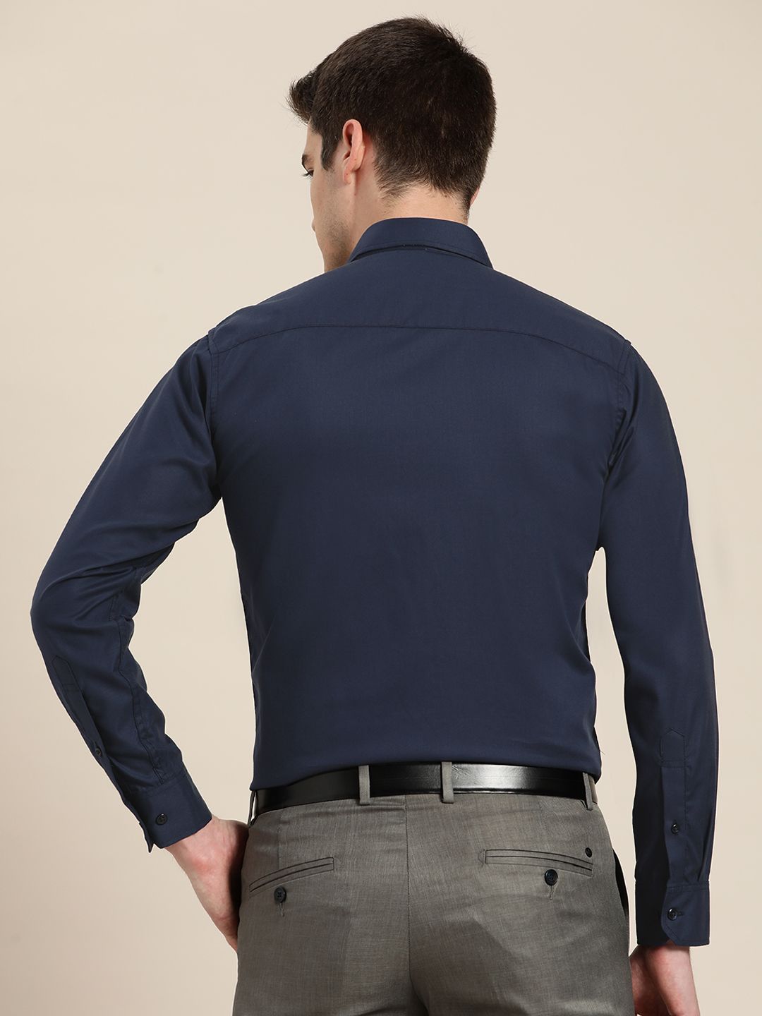 Hancock Men Solid Slim Fit Formal Shirt
