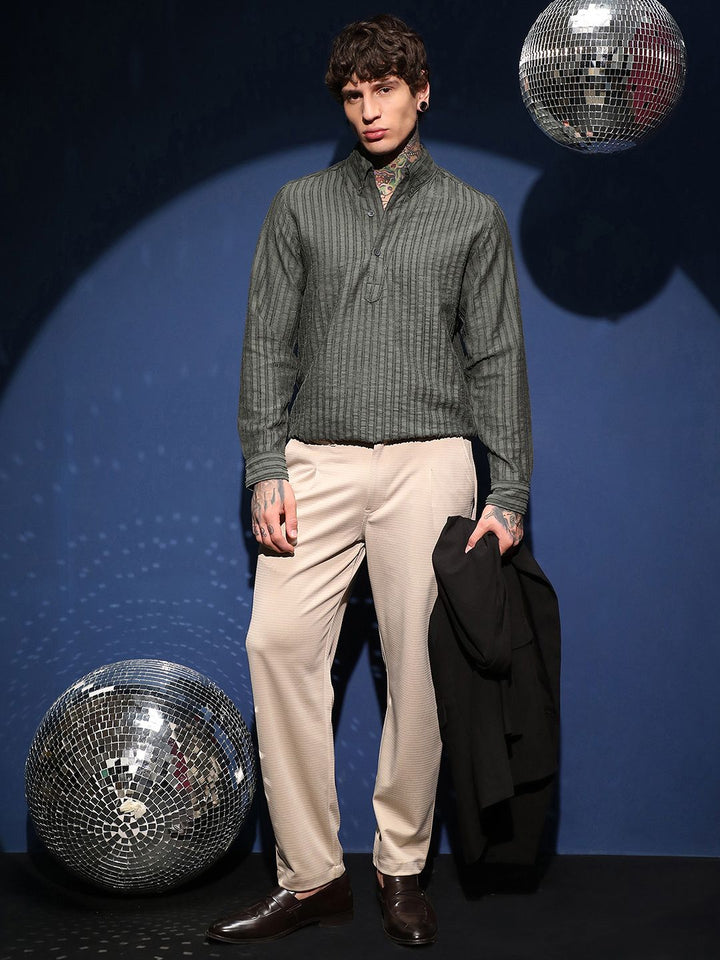 Campus Sutra Edge-Lined Half-Placket Self Design Comfort Regular Fit Casual Shirt