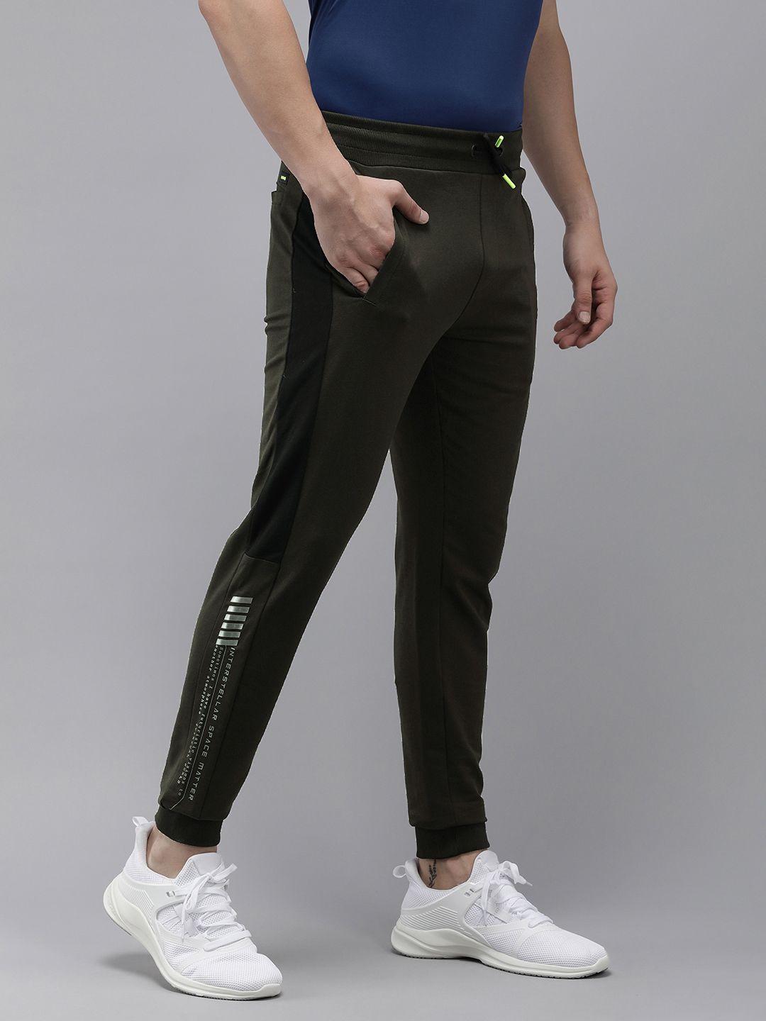Spykar Men Pepejal Mid-Rise Slim Fit Applique Joggers