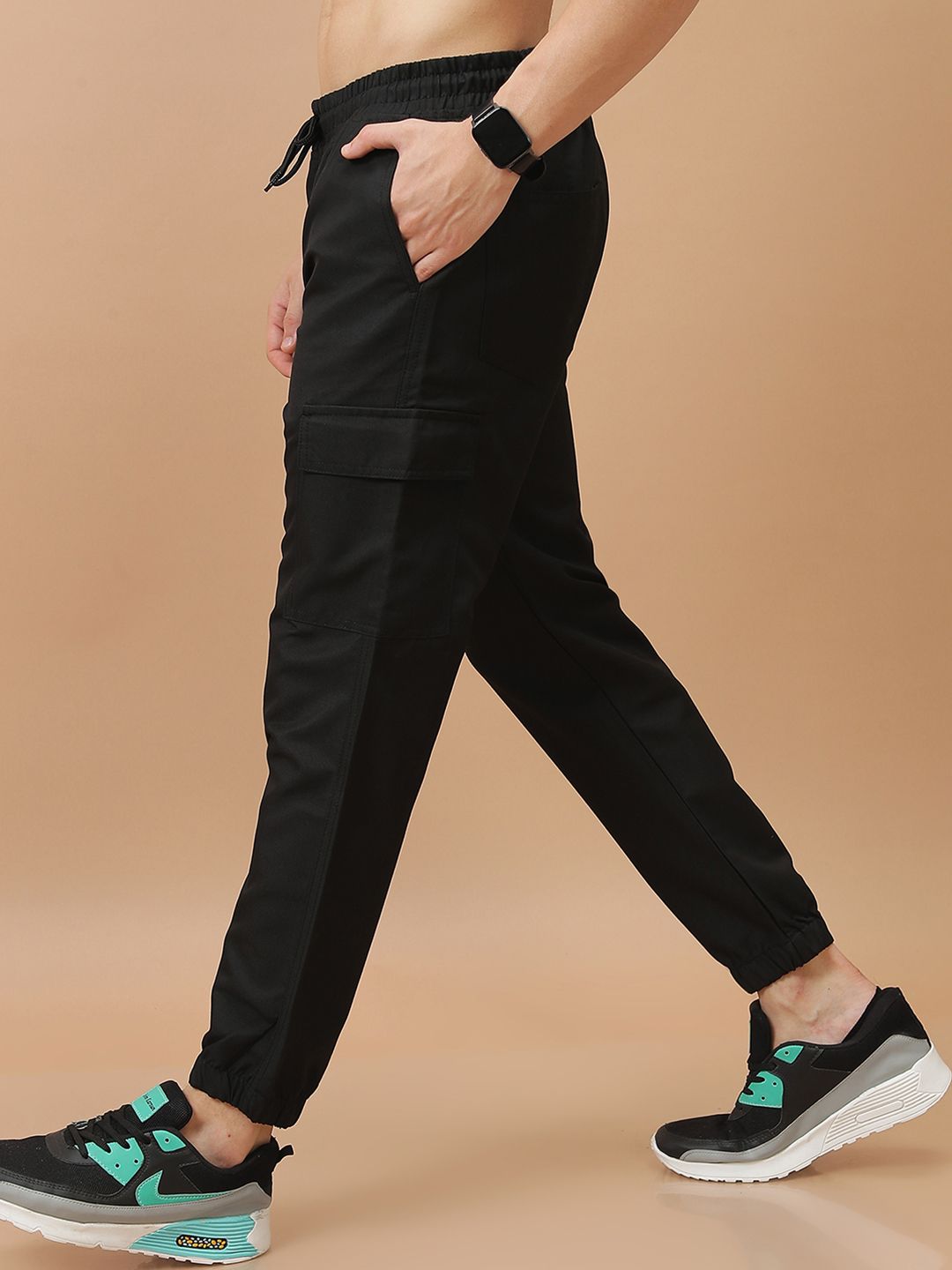 HIGHLANDER Men Regular Fit Plain Cargo Jogger Trousers