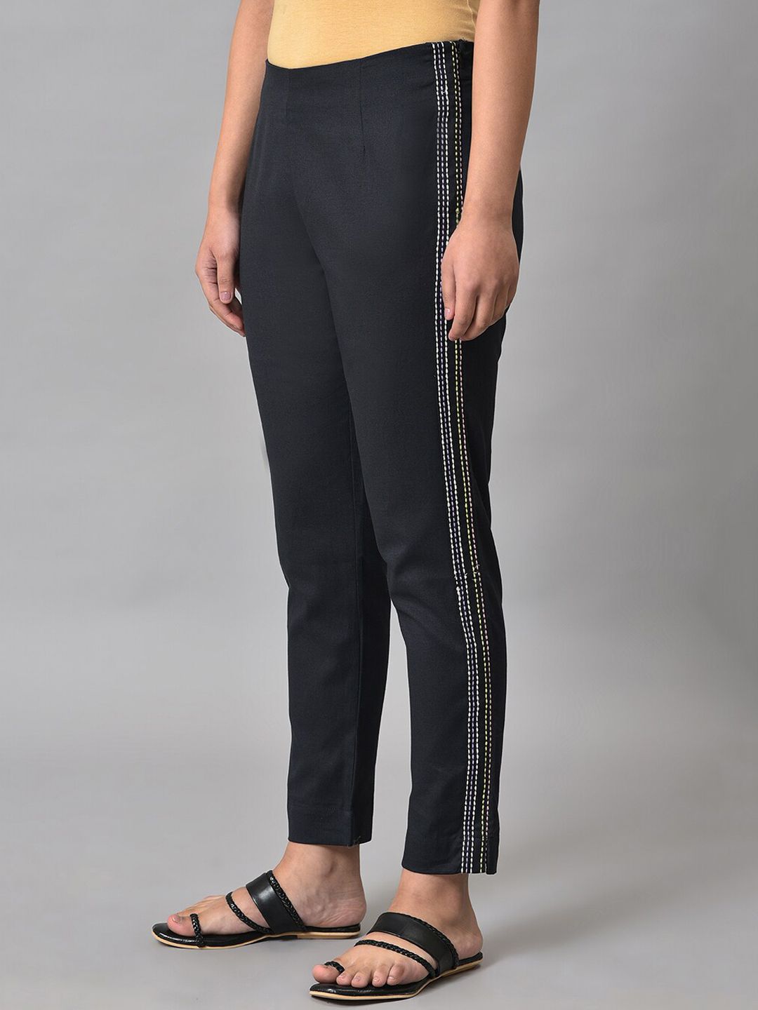 W Women Mid-Rise Regular Fit Trousers