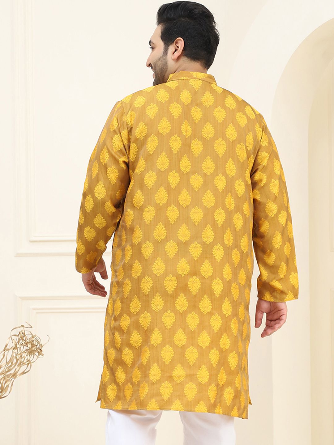 SOJANYA PLUS Lelaki Plus Size Beige & Mustard Yellow Design Tenunan Angrakha Straight Kurta